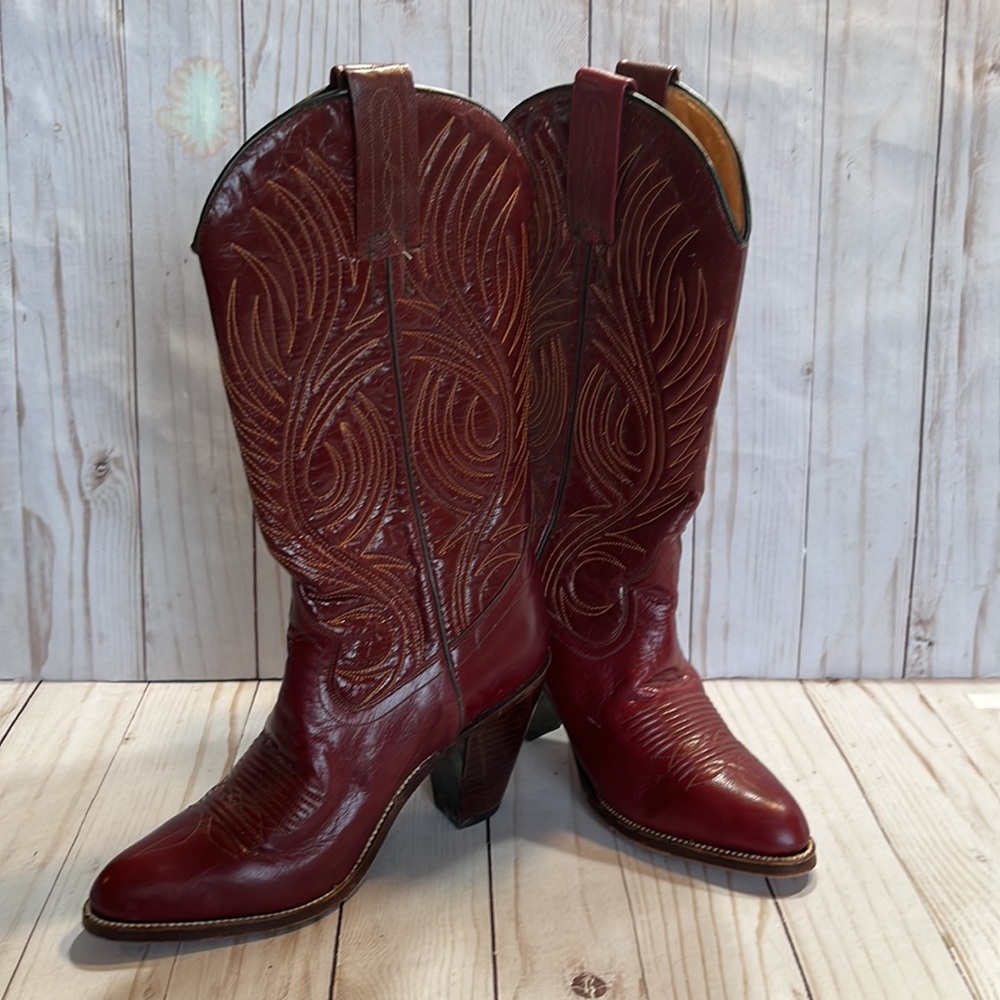 Mora Red leather 3-1/2” Heeled Boots Vintage